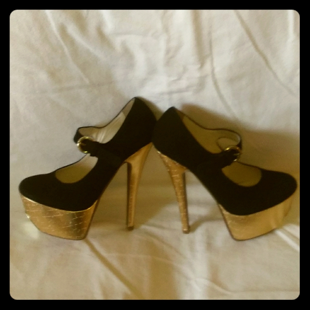 Black & Gold platform shoes